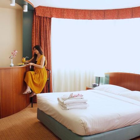 Al Diar Dana Hotel Abou Dabi Extérieur photo
